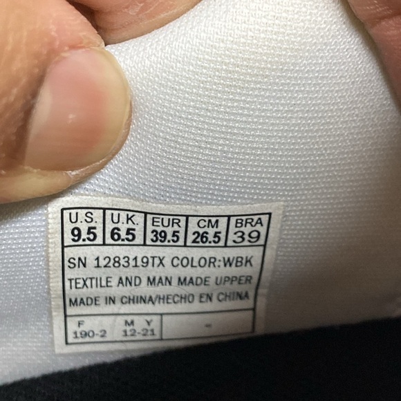 Skechers Go Run Elevate “White Black” - Picture 17 of 17